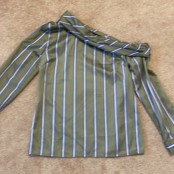 Banana republic satin top - Picture 7 of 7